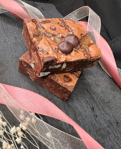 *PRE ORDER* Mothers Day Blondie Brownie Box